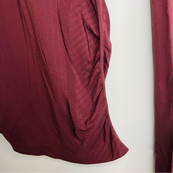 🏷️ 2/$20 Athleta Plum 1/4 Zip Pullover - Picture 5 of 7